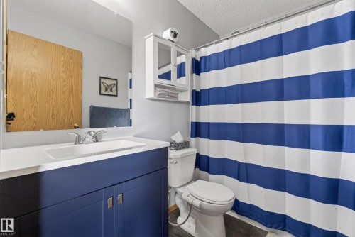 1517 Jarvis Crescent, Edmonton, AB - Indoor Photo Showing Bathroom