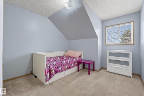 1517 Jarvis Crescent, Edmonton, AB - Indoor Photo Showing Bedroom