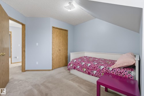 1517 Jarvis Crescent, Edmonton, AB - Indoor Photo Showing Bedroom