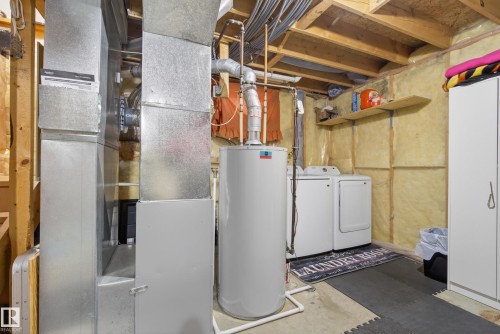1517 Jarvis Crescent, Edmonton, AB - Indoor Photo Showing Laundry Room