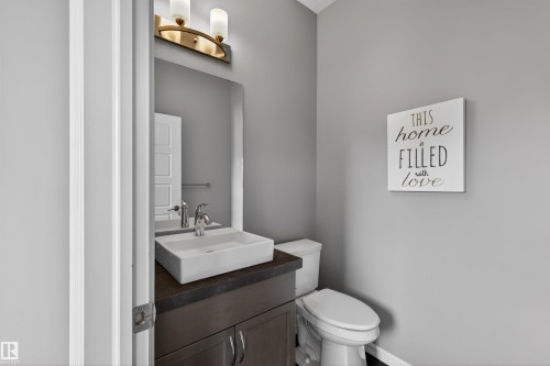 828 36 Avenue, Edmonton, AB - Indoor Photo Showing Bathroom