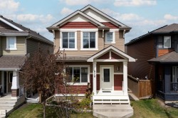 828 36 Avenue  Edmonton, AB T6T 1A1