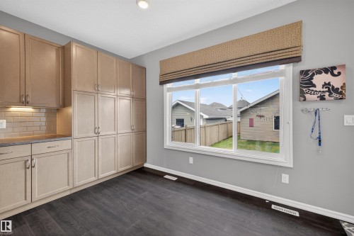 828 36 Avenue, Edmonton, AB - Indoor Photo Showing Other Room