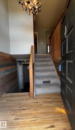 8804 29 Avenue, Edmonton, AB - Indoor Photo Showing Other Room