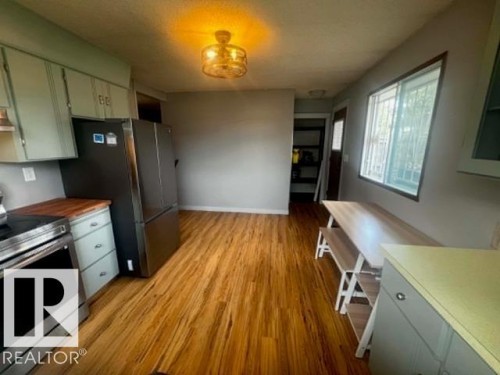 8804 29 Avenue, Edmonton, AB - Indoor Photo Showing Kitchen