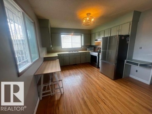 8804 29 Avenue, Edmonton, AB - Indoor Photo Showing Kitchen