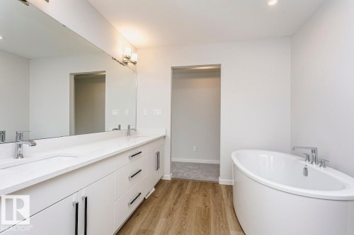 17332 5Th Street Nw, Edmonton, AB - Indoor Photo Showing Bathroom