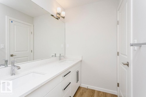 17332 5Th Street Nw, Edmonton, AB - Indoor Photo Showing Bathroom