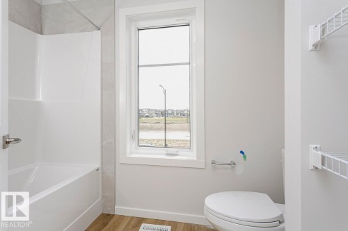 17332 5Th Street Nw, Edmonton, AB - Indoor Photo Showing Bathroom
