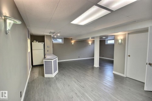 6003 90 Avenue, Edmonton, AB - Indoor