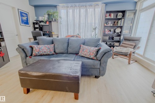 171 4823 104A Street, Edmonton, AB - Indoor Photo Showing Living Room