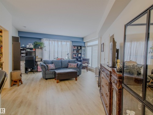 171 4823 104A Street, Edmonton, AB - Indoor Photo Showing Living Room