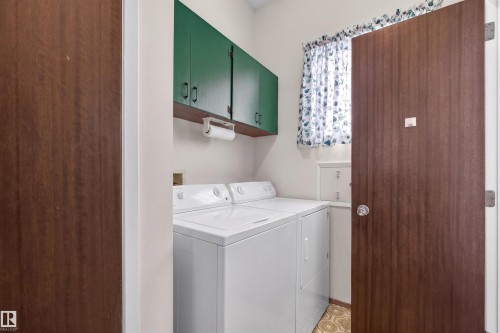 Laundry room - 8407 150 Avenue, Edmonton, AB - Indoor Photo Showing Laundry Room