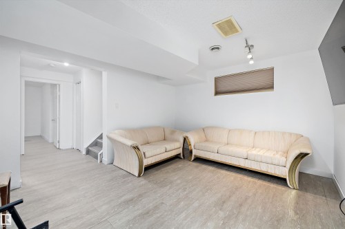 16304 43 Street, Edmonton, AB - Indoor Photo Showing Living Room