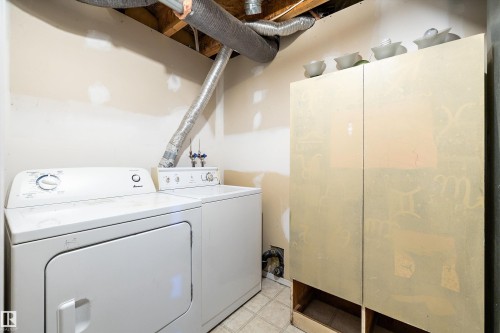 16304 43 Street, Edmonton, AB - Indoor Photo Showing Laundry Room