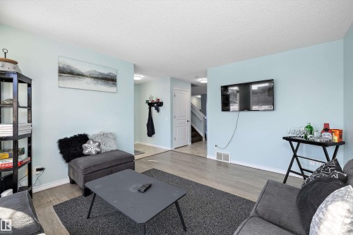 16304 43 Street, Edmonton, AB - Indoor Photo Showing Living Room