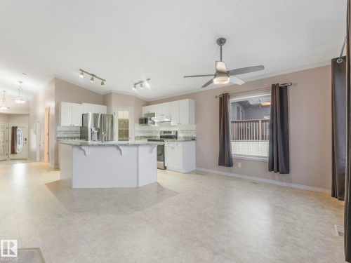 3620 130 Avenue, Edmonton, AB - Indoor Photo Showing Kitchen With Upgraded Kitchen