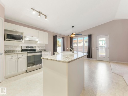 3620 130 Avenue, Edmonton, AB - Indoor Photo Showing Kitchen With Upgraded Kitchen