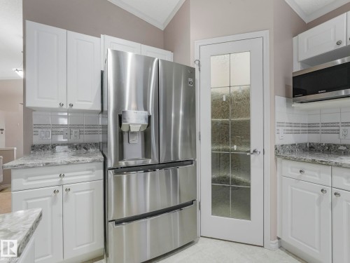 3620 130 Avenue, Edmonton, AB - Indoor Photo Showing Kitchen