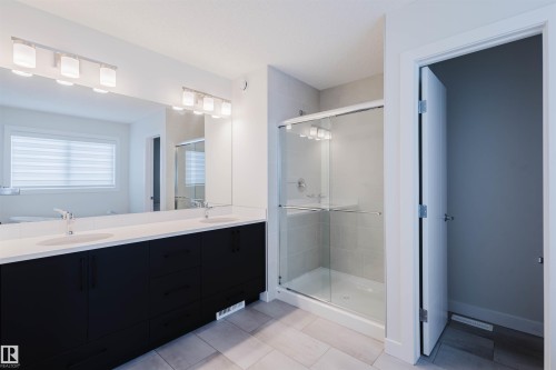 2831 191 Street, Edmonton, AB - Indoor Photo Showing Bathroom