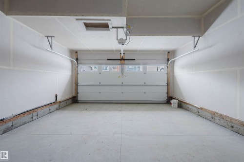 2831 191 Street, Edmonton, AB - Indoor Photo Showing Garage