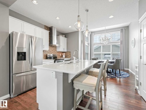 5922 Anthony Crescent Sw, Edmonton, AB - Indoor Photo Showing Kitchen With Double Sink With Upgraded Kitchen