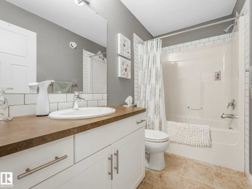 5922 Anthony Crescent Sw, Edmonton, AB - Indoor Photo Showing Bathroom