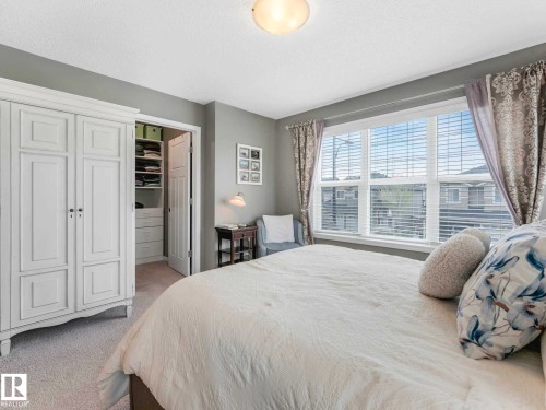 5922 Anthony Crescent Sw, Edmonton, AB - Indoor Photo Showing Bedroom