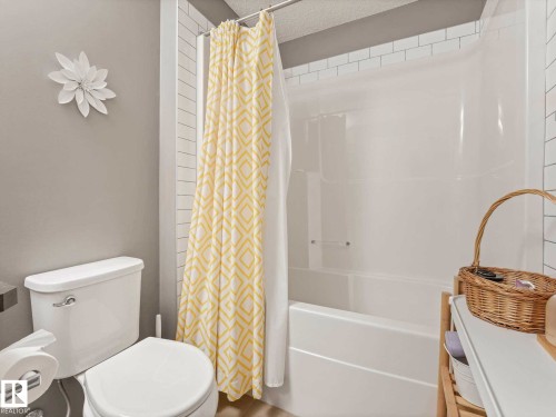 5922 Anthony Crescent Sw, Edmonton, AB - Indoor Photo Showing Bathroom