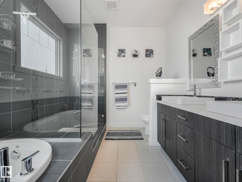 22522 98A Avenue, Edmonton, AB - Indoor Photo Showing Bathroom