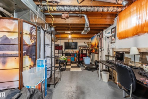 54 1904 48 Street, Edmonton, AB - Indoor