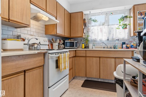54 1904 48 Street, Edmonton, AB - Indoor Photo Showing Kitchen