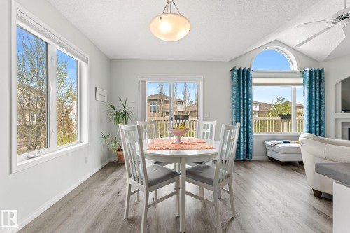 6 10848 8 Avenue, Edmonton, AB - Indoor Photo Showing Dining Room
