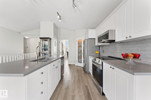 6 10848 8 Avenue, Edmonton, AB - Indoor Photo Showing Kitchen With Double Sink With Upgraded Kitchen