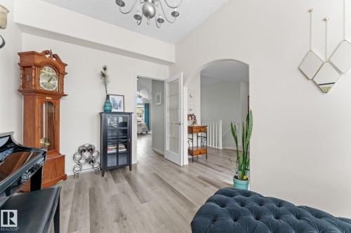6 10848 8 Avenue, Edmonton, AB - Indoor