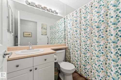 6 10848 8 Avenue, Edmonton, AB - Indoor Photo Showing Bathroom
