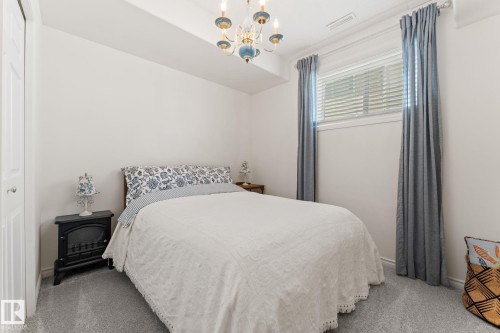 6 10848 8 Avenue, Edmonton, AB - Indoor Photo Showing Bedroom