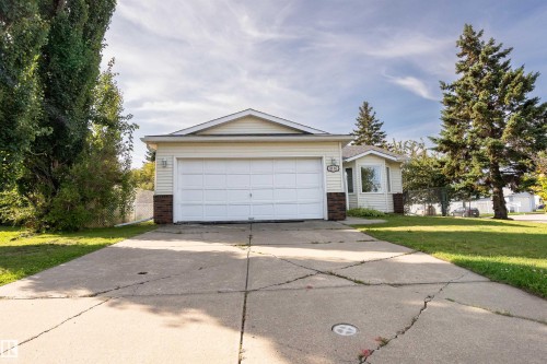 4116 44 Avenue, Stony Plain, AB - Outdoor With Facade