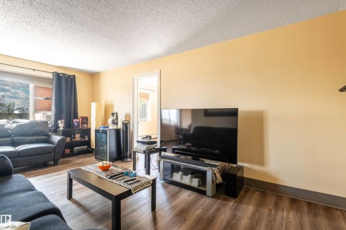 #130 95 Mckenney Av, St. Albert, AB - Indoor Photo Showing Living Room