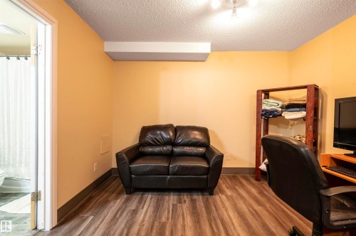 #130 95 Mckenney Av, St. Albert, AB - Indoor Photo Showing Office
