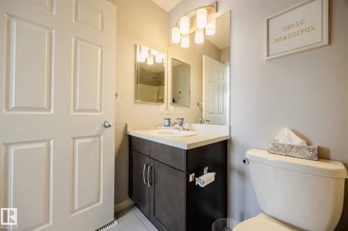 3841 Powell Wynd Sw, Edmonton, AB - Indoor Photo Showing Bathroom