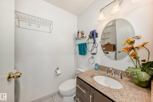 28 9520 174 Street, Edmonton, AB - Indoor Photo Showing Bathroom