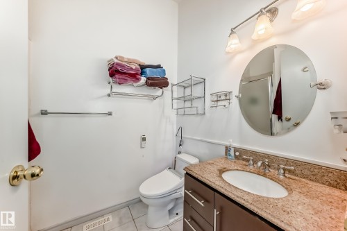 28 9520 174 Street, Edmonton, AB - Indoor Photo Showing Bathroom
