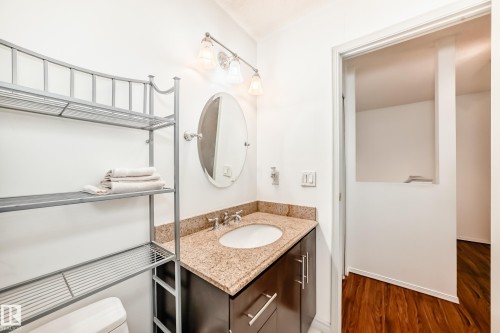 28 9520 174 Street, Edmonton, AB - Indoor Photo Showing Bathroom