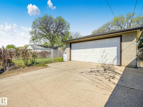 9635 64 Avenue, Edmonton, AB 