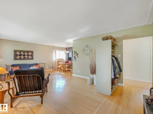 9635 64 Avenue, Edmonton, AB 