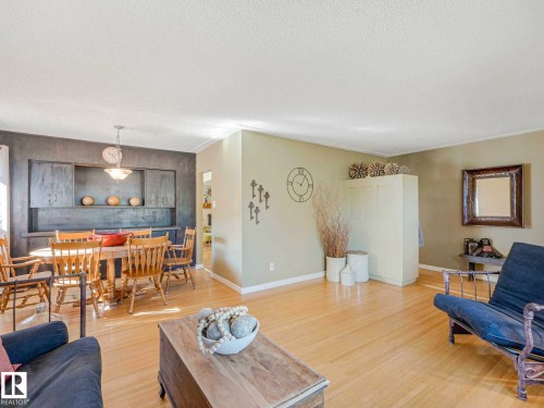 9635 64 Avenue, Edmonton, AB 