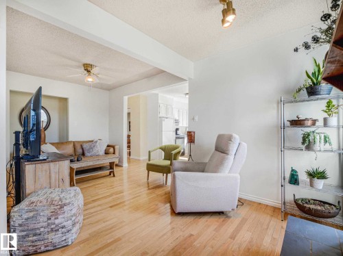 9635 64 Avenue, Edmonton, AB 