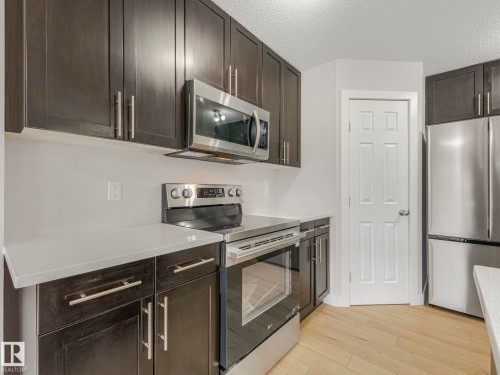 7327 24 Avenue, Edmonton, AB - Indoor Photo Showing Kitchen
