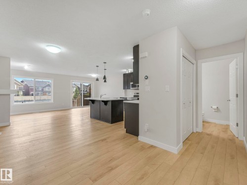 7327 24 Avenue, Edmonton, AB - Indoor